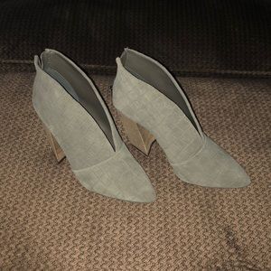 Taupe Vince Camuto size 7 bootie